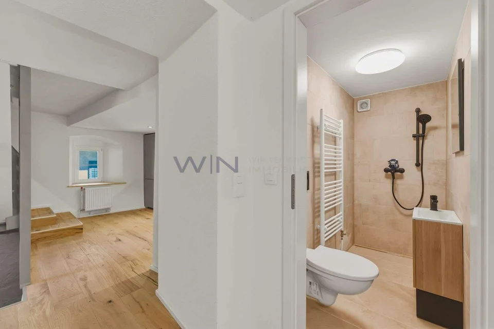 Complètement rénové dans le centre du village ? Voûte rencontre parquet – photo 7 sur 8