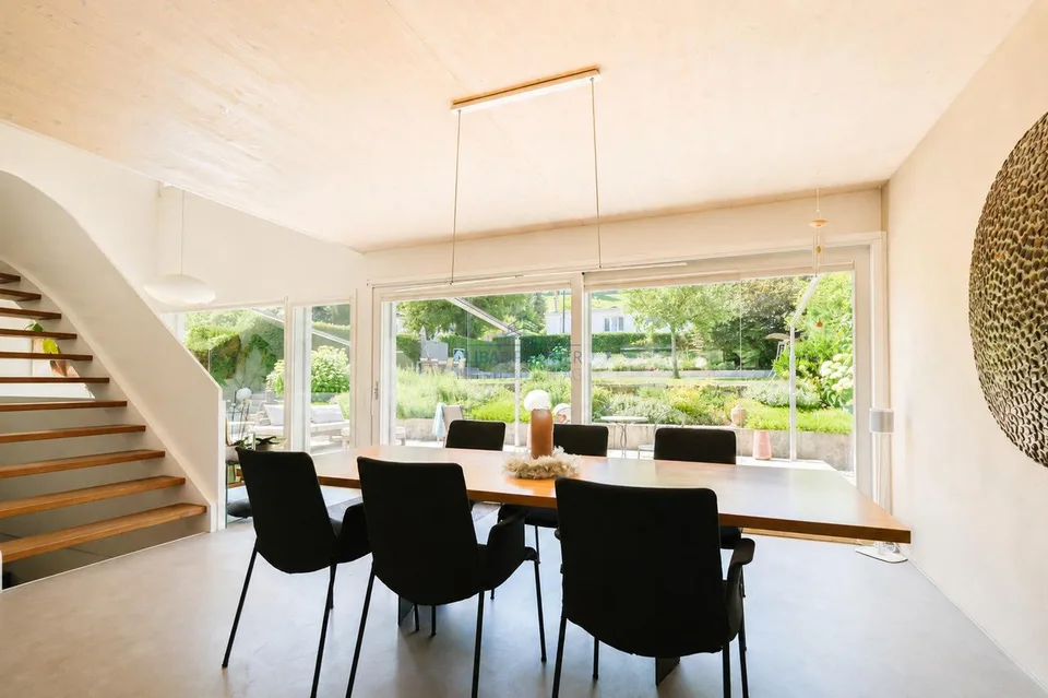 Zeitlose Eleganz trifft Wohnkomfort Modernes EFH mit Pool & Gartenoase