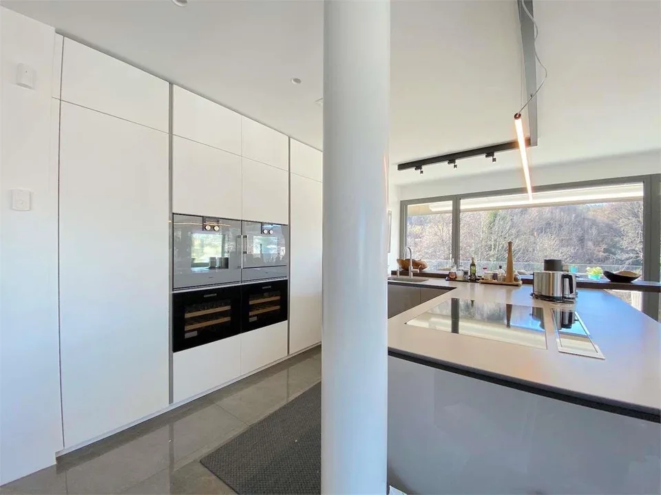 Luxuswohnung mit Seeblick in Paradiso – Foto 6 von 13
