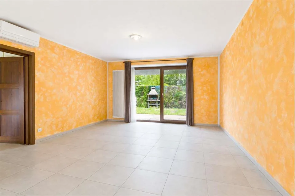 Caslano: Geräumiges Haus 4.5 mit Garten