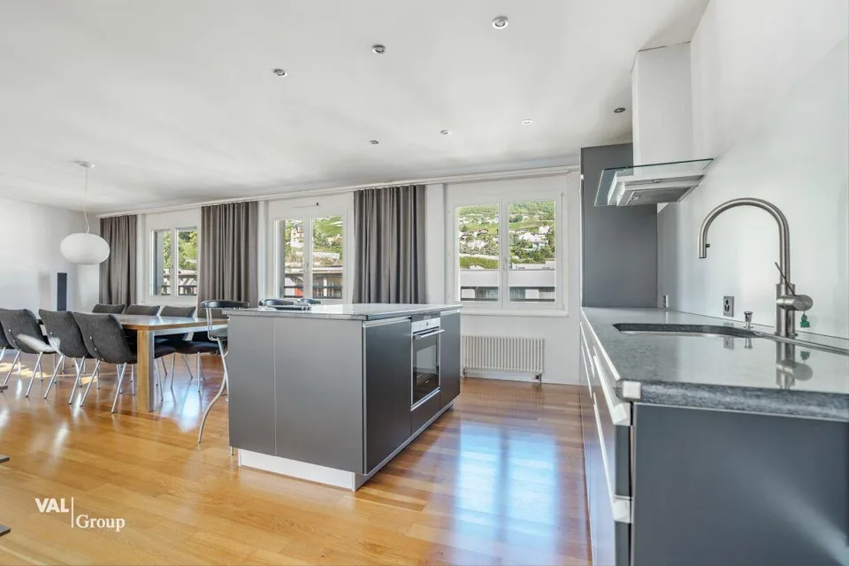 Dachgeschoss-Duplex mit Dachterrasse, im Herzen der Stadt