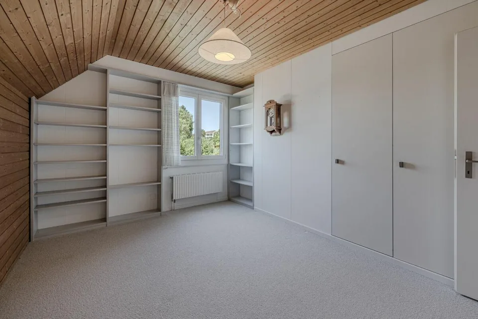Charmantes 5.5-Zimmer-Einfamilienhaus mit Gartenidylle und viel Pri... – Foto 12 von 16