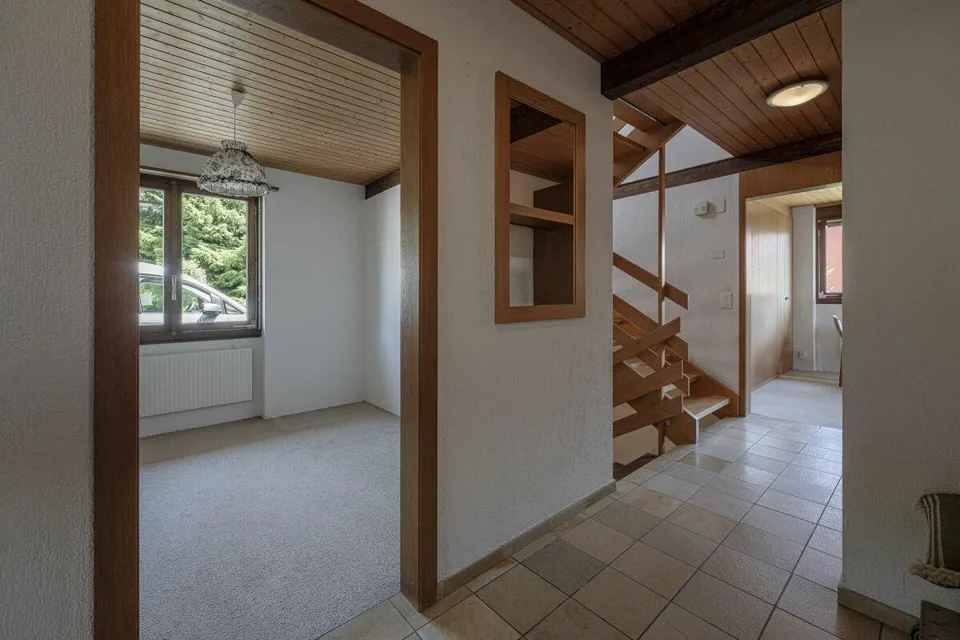Charmantes 5.5-Zimmer-Einfamilienhaus mit Gartenidylle und viel Pri... – Foto 7 von 16