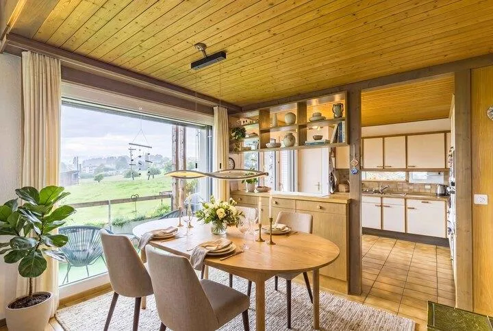 FREISTEHENDES 6.5 ZIMMER EINFAMILIENHAUS MIT TOLLER AUSSICHT