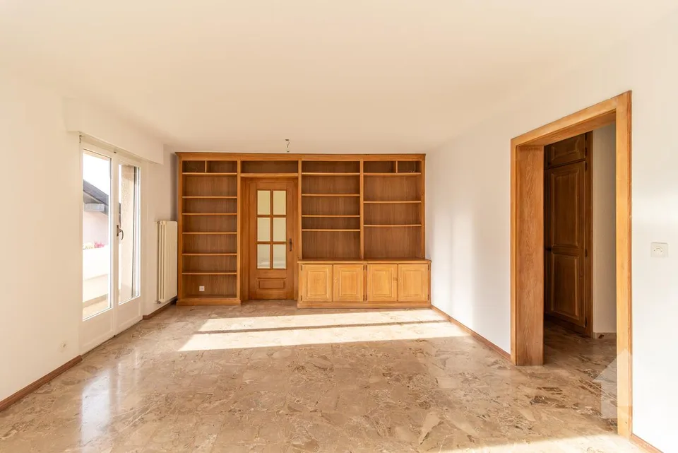 Spacieux appartement traversant 3.5 pièces idéalement situé