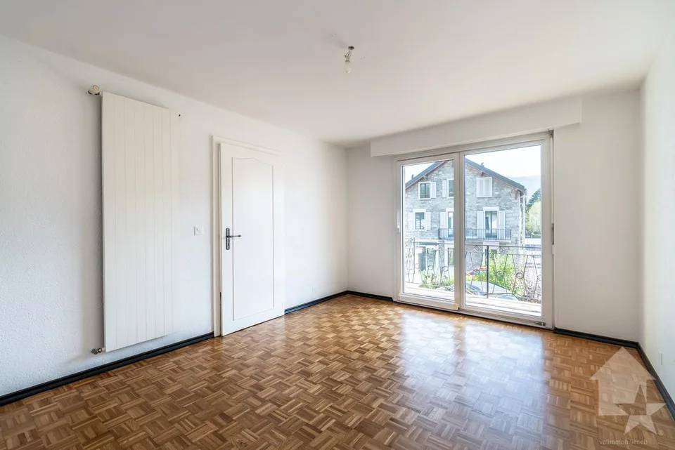 Collombey, maison villageoise avec terrasse et box – Foto 8 von 11