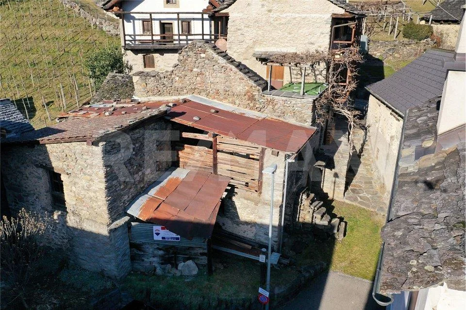 Due rustici nel nucleo