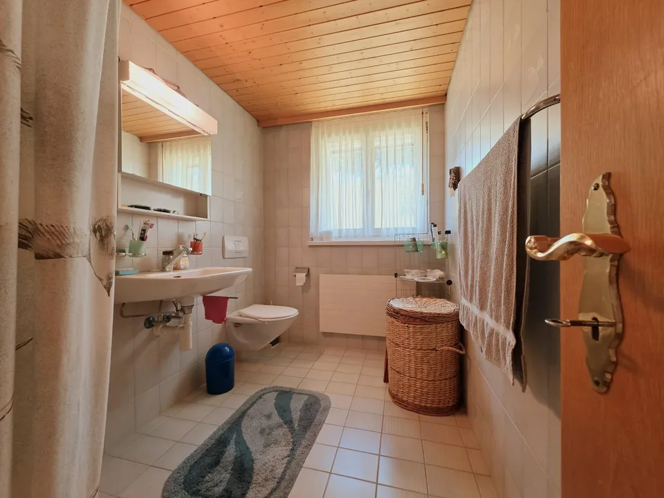 Charmantes 8.5-Zimmer-Einfamilienhaus an privilegierter Südhanglage – photo 18 of 22