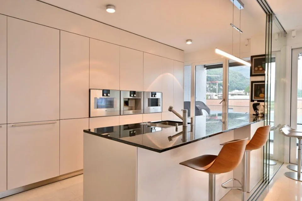 Ampio e lussuoso attico duplex con spettacolare vista lago | Large ... – Foto 6 von 23