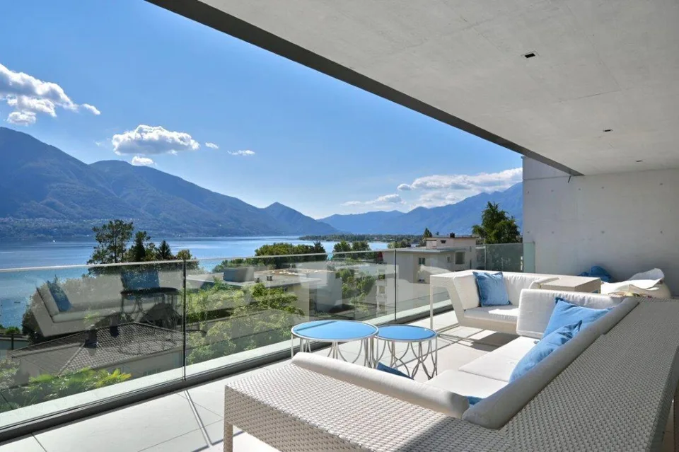Ampio e lussuoso attico duplex con spettacolare vista lago | Luxuri...
