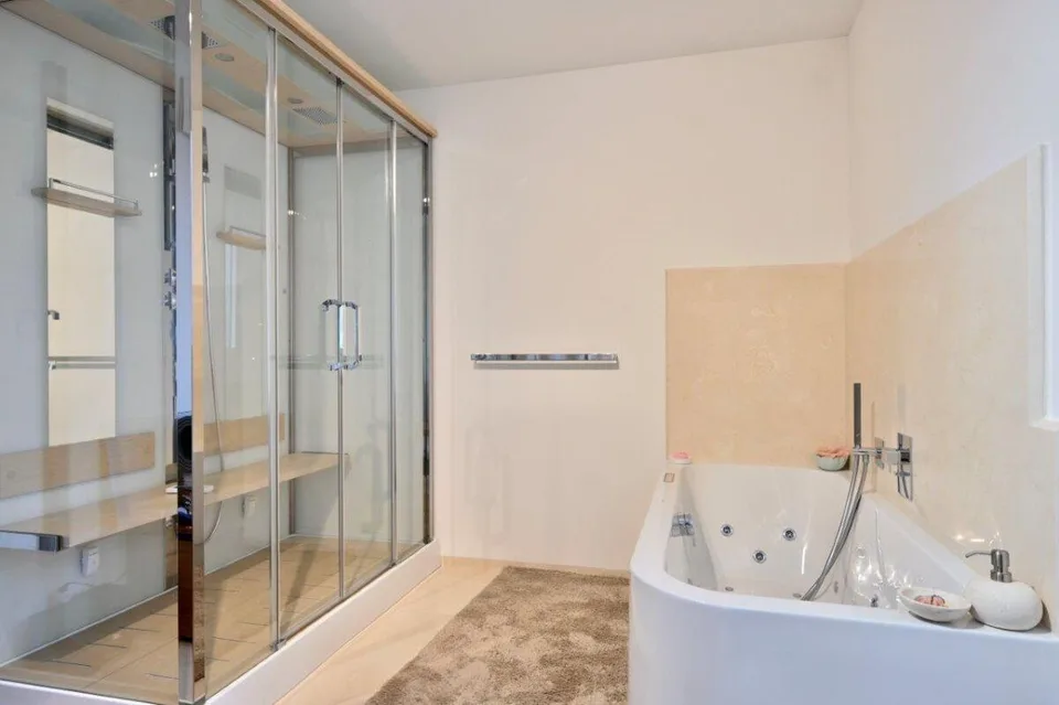 Ampio e lussuoso attico duplex con spettacolare vista lago | Large ... – Foto 23 von 23