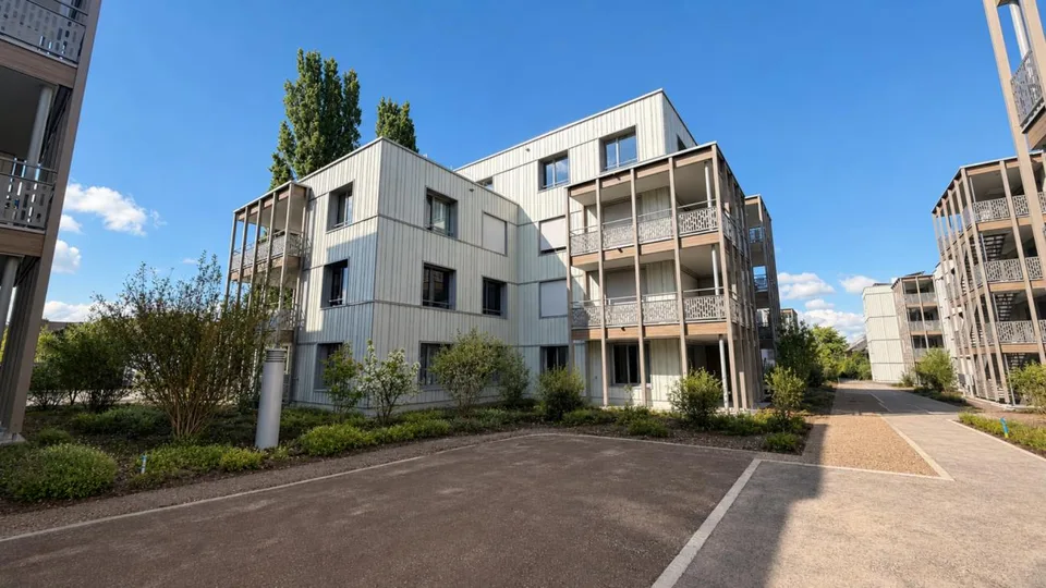 ERSTBEZUG   Ländliche Idylle in Stadtnähe