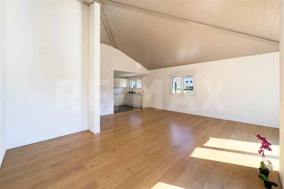 Luminoso appartamento di 4.5 locali all'ultimo piano – Foto 7 von 13