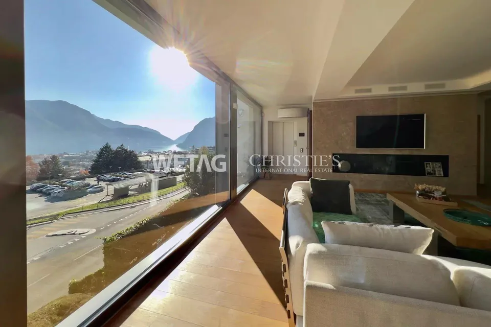 Lugano: moderne Villa mit Seeblick zu verkaufen