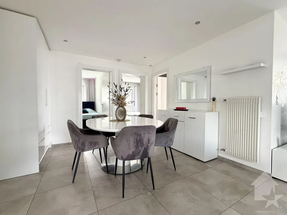 Wunderschöne 3.5-Zimmer-Wohnung mit Parkplatz
