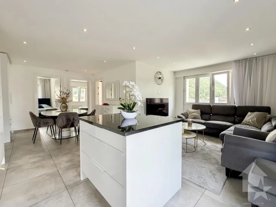 Appartement rénové de 3.5 pces avec place de parc