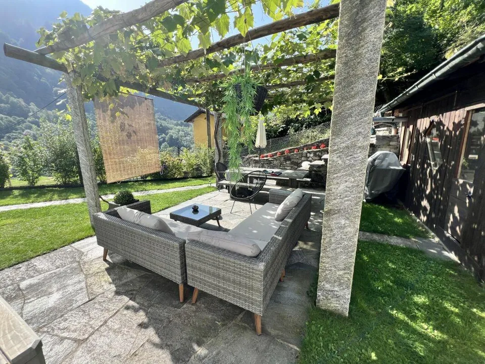 Einfamilienhaus mit 4,5 Zimmern, Garten und Grundstück