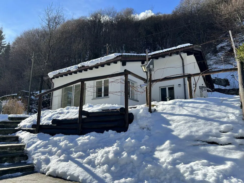 Einfamilienhaus mit 4,5 Zimmern, Garten und Grundstück