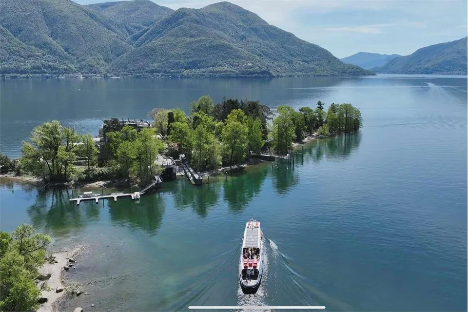 Exclusive apartment with breathtaking views of Lake Maggiore – photo 10 of 12