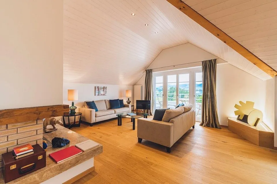 Spacious, modern attic apartment in a sunny location with a view of the Säntis