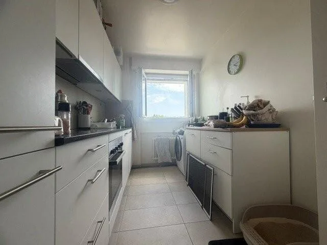 In der Nähe von Renens-Gare, Metro und EPFL, charmante 2.5 Zimmer im 5. Stock – Foto 8 von 8
