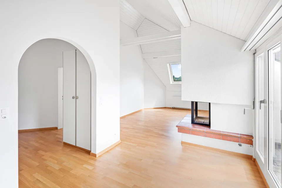Appartement mansardé confortable dans une petite maison multifamiliale