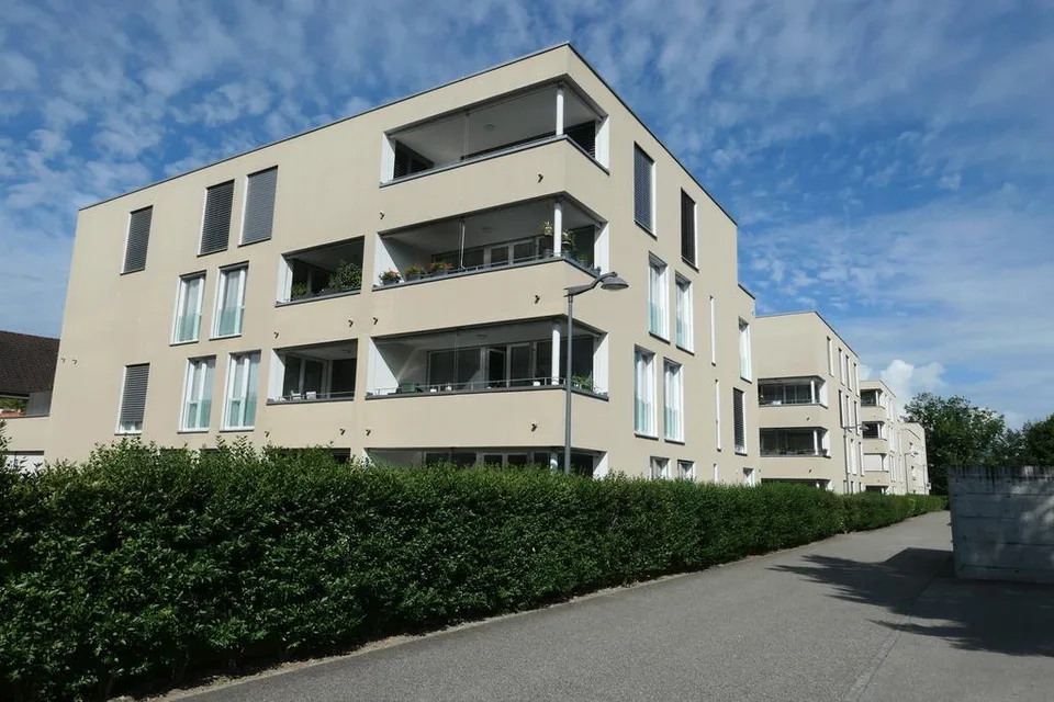 ATTIKAWOHNUNG MIT LOGGIA UND GROSSER TERRASSE