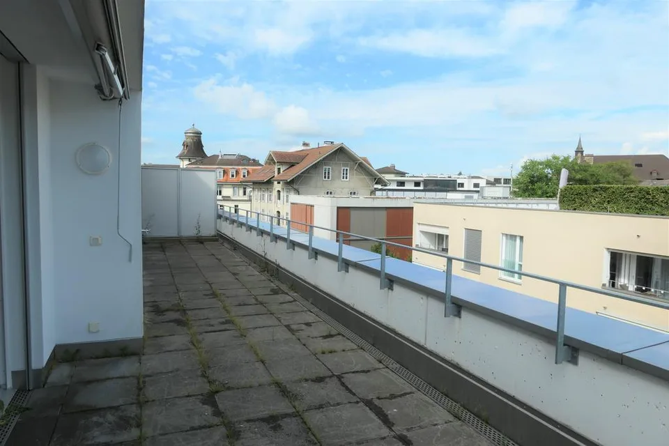 ATTIKAWOHNUNG MIT LOGGIA UND GROSSER TERRASSE – foto 8 di 9