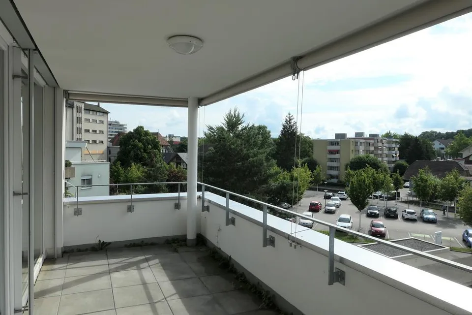 ATTIKAWOHNUNG MIT LOGGIA UND GROSSER TERRASSE – foto 9 di 9