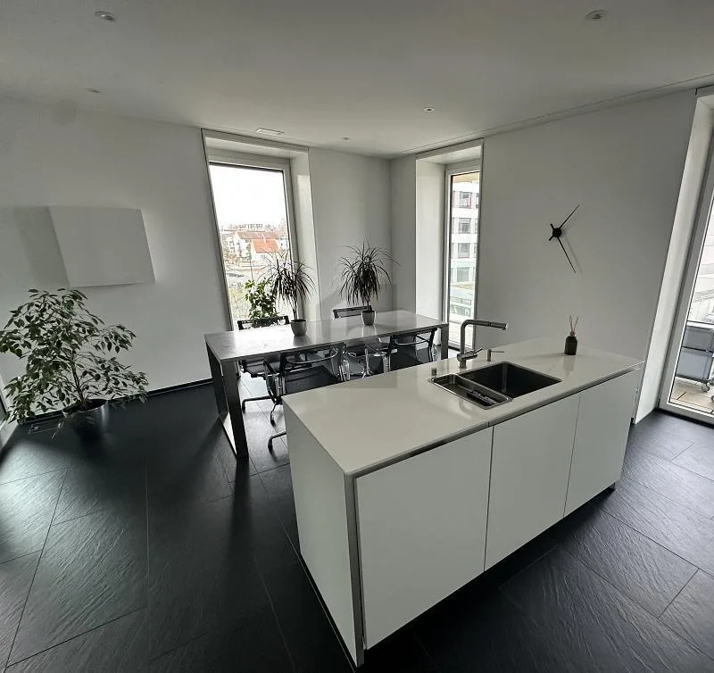 STILVOLL MIT EINZIGARTIGER 360° DACHTERRASSE