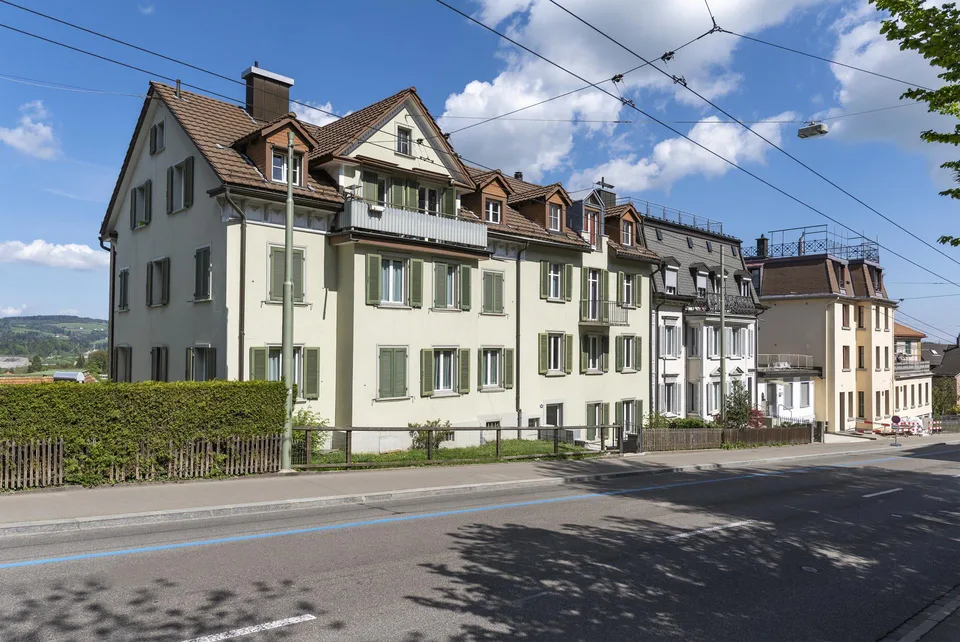 Appartement lumineux 4,5 pièces avec superbe vue et balcon