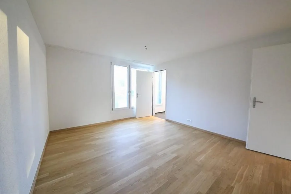 ZENTRALES Wohnen mit GROSSZÜGIGEM Balkon