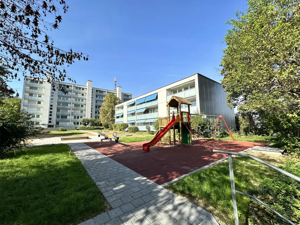 Modern - Grosszügig - Saniert - 2 Balkone - nähe Bahnhof