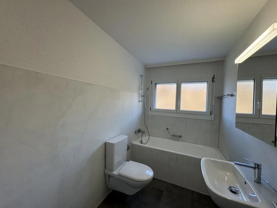 Attractive 4.5-room apartment with spacious balcony – photo 8 of 12