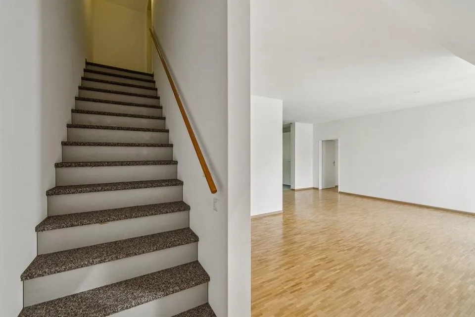 Vivre proche de la nature avec un avantage particulier : appartement de 4.5 pièces avec son propre galetas – photo 7 sur 10