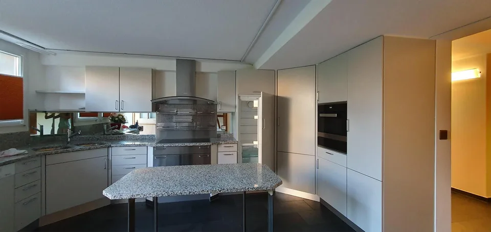 7.5-Zimmer-Hausteil auf 3 Etagen in Winterthur-Seen hell, gemütlic... – foto 7 di 12
