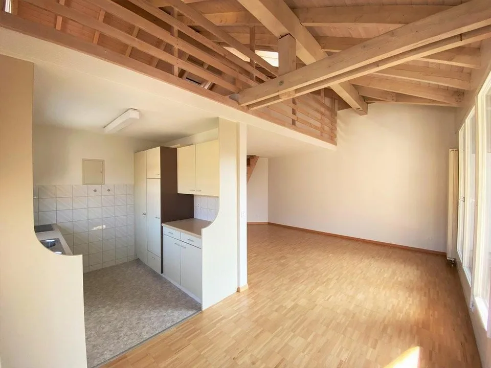 Two rooms PLUS large gallery