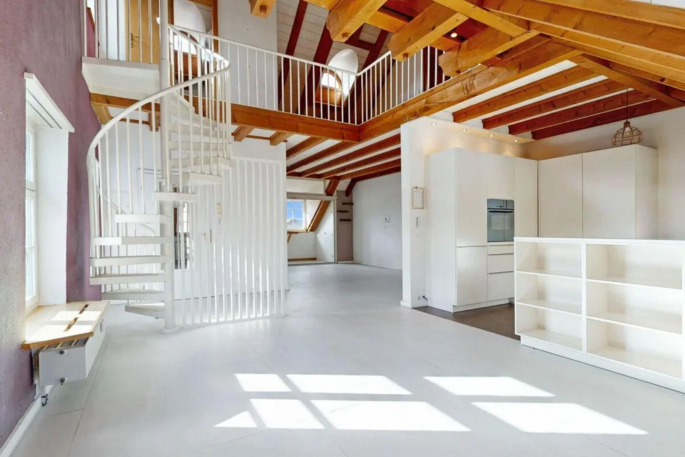 Appartement en duplex moderne de 4,5 pièces avec jardin
