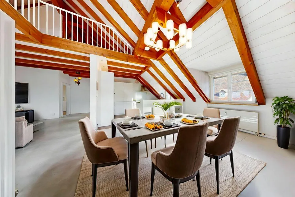 Appartement en duplex moderne de 4,5 pièces avec jardin