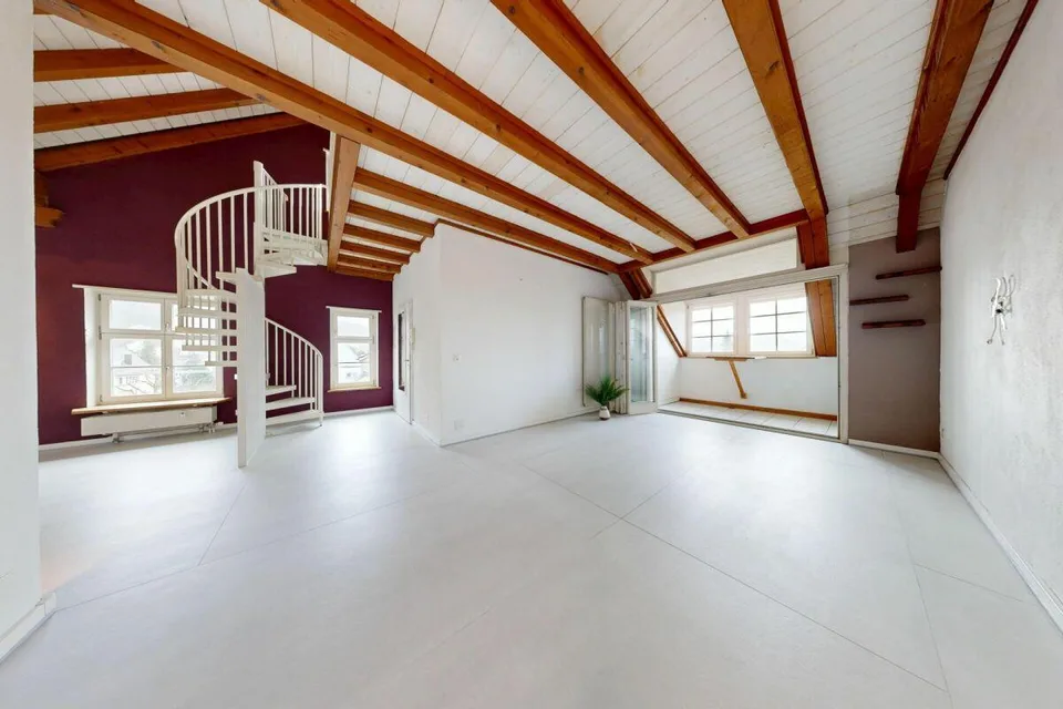 Appartement en duplex moderne de 4,5 pièces avec jardin