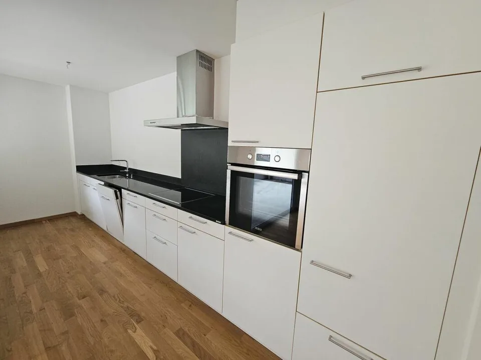 Helle 3.5 Zimmer-Wohnung mit grossem Balkon