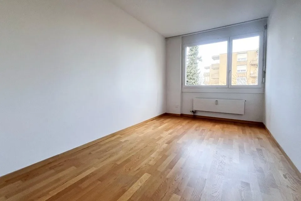 Gemütliche 3.5-Zimmer-Wohnung mit Cheminée zu vermieten – Foto 7 von 9