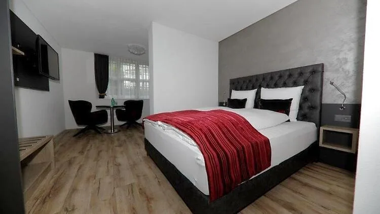 1 ZI-WOHNUNG IN REICHENBURG (SZ), MÖBLIERT