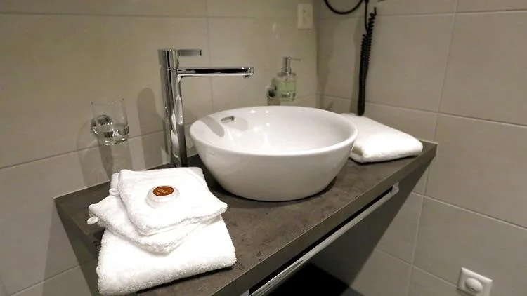 1 ZI-WOHNUNG IN REICHENBURG (SZ), MÖBLIERT