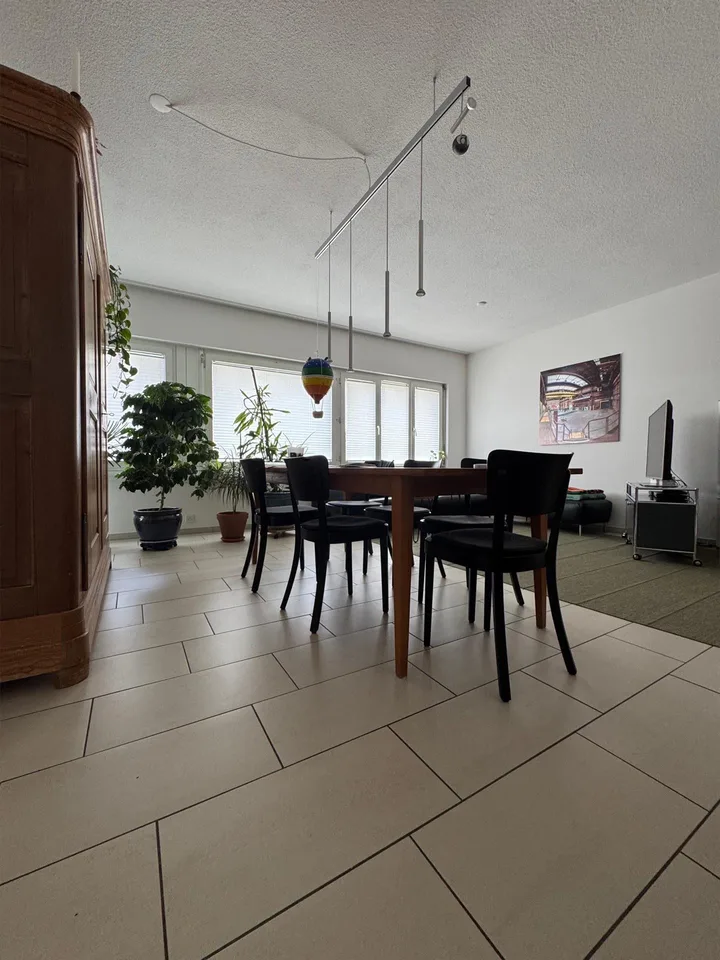 Moderne 5.5-Zimmer-Wohnung am Lindspitz im Eigentumsstandard!