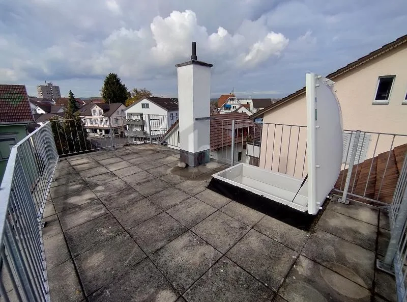 ZENTRAL MIT PRAKTISCHER DACHTERRASSE
