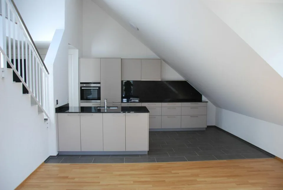 Helle moderne 4.5-Maisonette Dachwohnung