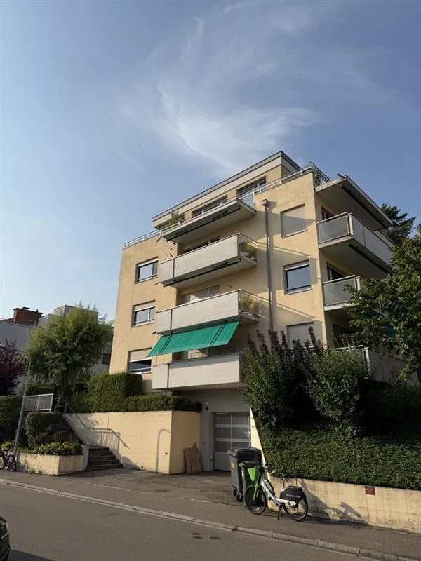 Ruhige 3.5-Zimmer-Wohnung in Toplage: Urban Living trifft Naturidylle