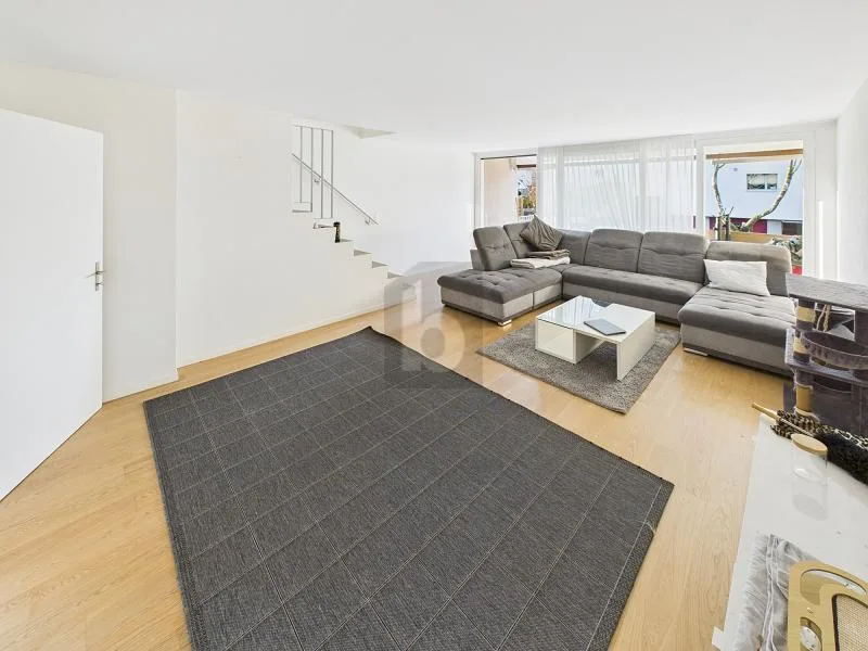 CITY APARTMENT LIVING IN GREEN (SEMI-DETACHED HOUSE)