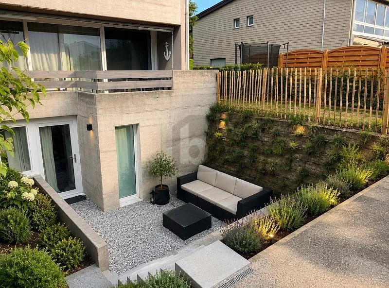 CITY APARTMENT LIVING IN GREEN (SEMI-DETACHED HOUSE)